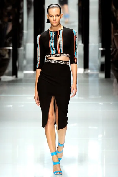 Look 32